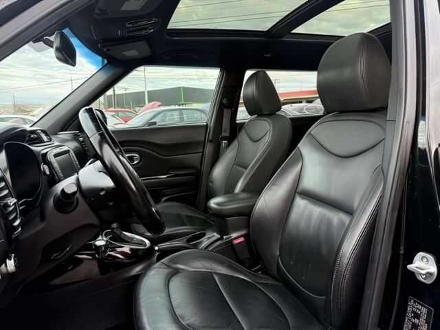 Черный Киа Soul, объемом двигателя 2 л и пробегом 75 тыс. км за 5300 $, фото 7 на Automoto.ua