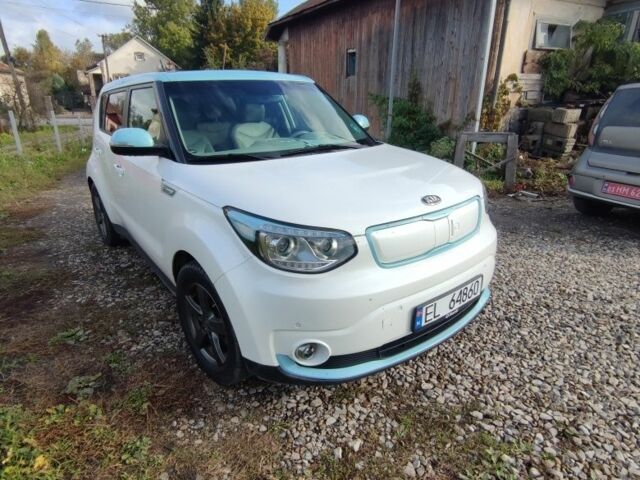 Черный Киа Soul, объемом двигателя 0 л и пробегом 122 тыс. км за 5600 $, фото 1 на Automoto.ua