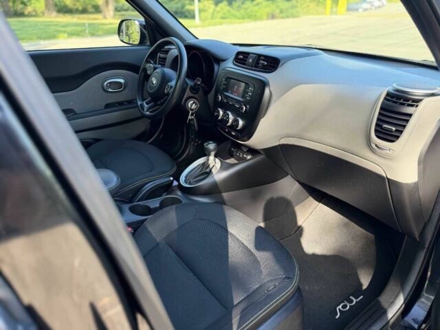 Черный Киа Soul, объемом двигателя 2 л и пробегом 92 тыс. км за 2307 $, фото 8 на Automoto.ua
