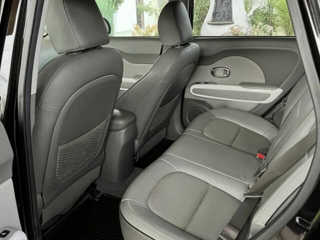 Черный Киа Soul, объемом двигателя 0 л и пробегом 135 тыс. км за 8500 $, фото 5 на Automoto.ua