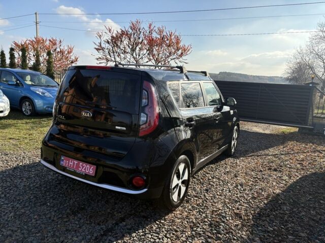 Чорний Кіа Soul, об'ємом двигуна 0 л та пробігом 96 тис. км за 5900 $, фото 5 на Automoto.ua
