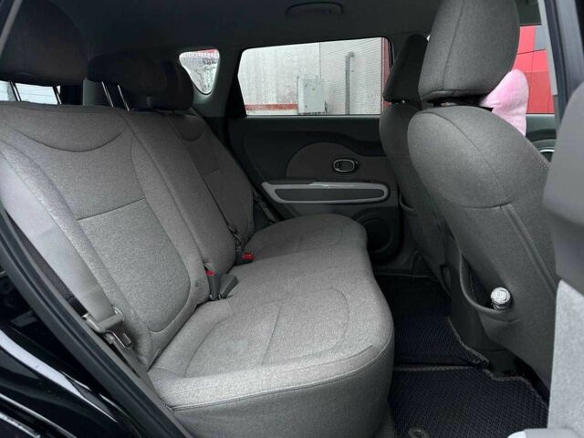 Черный Киа Soul, объемом двигателя 0 л и пробегом 100 тыс. км за 8790 $, фото 10 на Automoto.ua