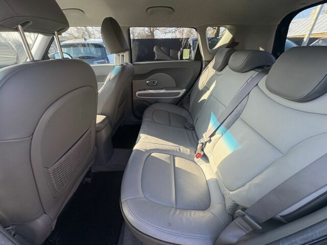 Чорний Кіа Soul, об'ємом двигуна 0 л та пробігом 96 тис. км за 5900 $, фото 17 на Automoto.ua