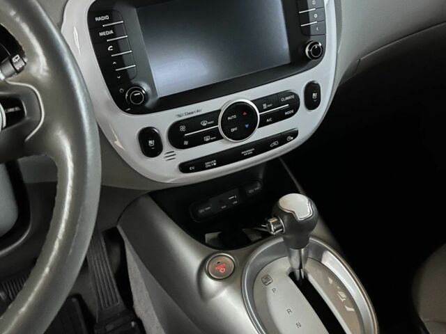 Черный Киа Soul, объемом двигателя 0 л и пробегом 135 тыс. км за 8500 $, фото 3 на Automoto.ua