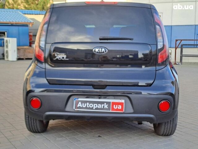 Черный Киа Soul, объемом двигателя 1.6 л и пробегом 112 тыс. км за 15990 $, фото 13 на Automoto.ua