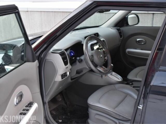 Черный Киа Soul, объемом двигателя 0 л и пробегом 79 тыс. км за 7100 $, фото 4 на Automoto.ua