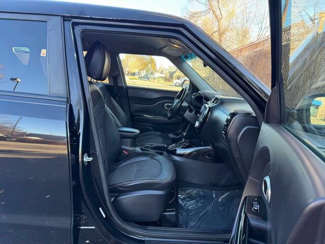 Черный Киа Soul, объемом двигателя 1.6 л и пробегом 65 тыс. км за 6000 $, фото 12 на Automoto.ua