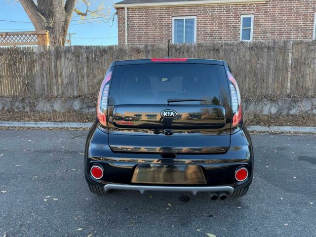 Черный Киа Soul, объемом двигателя 1.6 л и пробегом 65 тыс. км за 6000 $, фото 5 на Automoto.ua