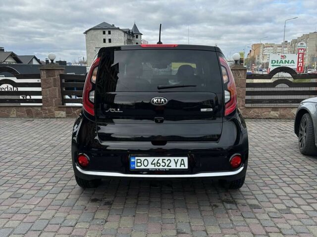 Чорний Кіа Soul, об'ємом двигуна 0 л та пробігом 99 тис. км за 8000 $, фото 1 на Automoto.ua