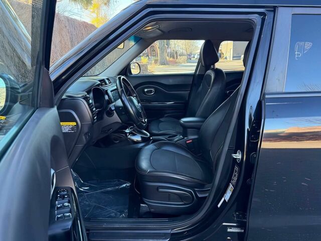 Черный Киа Soul, объемом двигателя 1.6 л и пробегом 65 тыс. км за 6000 $, фото 8 на Automoto.ua