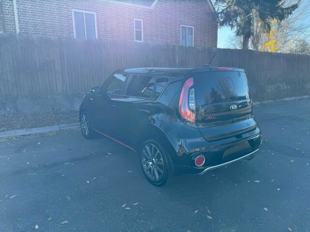 Черный Киа Soul, объемом двигателя 1.6 л и пробегом 65 тыс. км за 6000 $, фото 6 на Automoto.ua