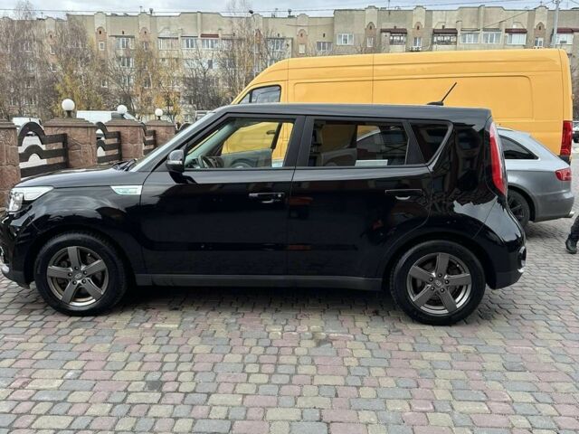 Чорний Кіа Soul, об'ємом двигуна 0 л та пробігом 99 тис. км за 8000 $, фото 6 на Automoto.ua