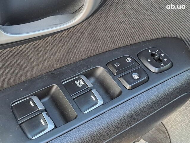 Черный Киа Soul, объемом двигателя 1.6 л и пробегом 112 тыс. км за 15990 $, фото 6 на Automoto.ua