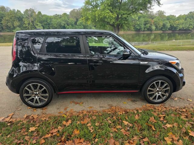 Черный Киа Soul, объемом двигателя 1.6 л и пробегом 43 тыс. км за 7000 $, фото 7 на Automoto.ua