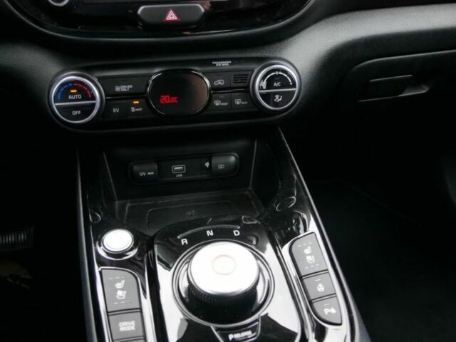 Чорний Кіа Soul, об'ємом двигуна 0 л та пробігом 74 тис. км за 17467 $, фото 11 на Automoto.ua