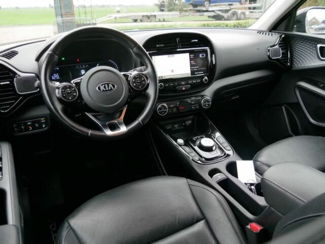 Чорний Кіа Soul, об'ємом двигуна 0 л та пробігом 74 тис. км за 17467 $, фото 8 на Automoto.ua