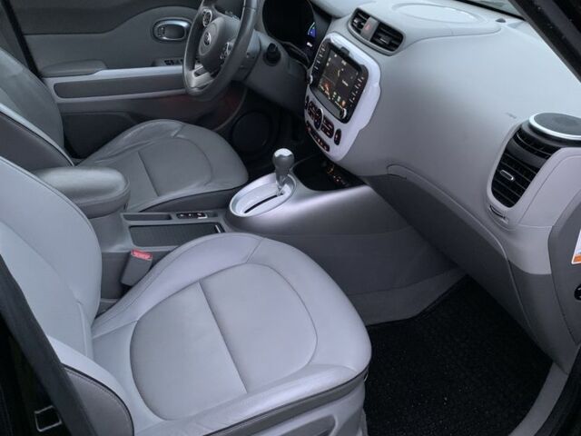 Чорний Кіа Soul, об'ємом двигуна 0 л та пробігом 44 тис. км за 8200 $, фото 5 на Automoto.ua