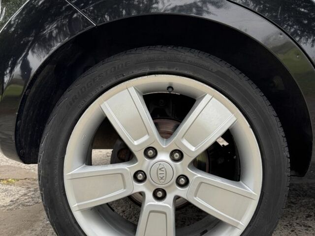 Черный Киа Soul, объемом двигателя 1.6 л и пробегом 290 тыс. км за 8200 $, фото 6 на Automoto.ua