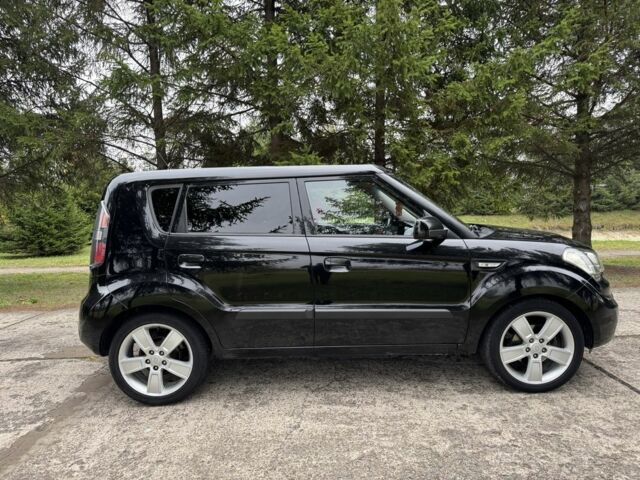 Черный Киа Soul, объемом двигателя 1.6 л и пробегом 290 тыс. км за 8200 $, фото 4 на Automoto.ua