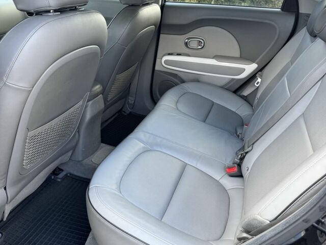 Чорний Кіа Soul, об'ємом двигуна 0 л та пробігом 111 тис. км за 7500 $, фото 14 на Automoto.ua