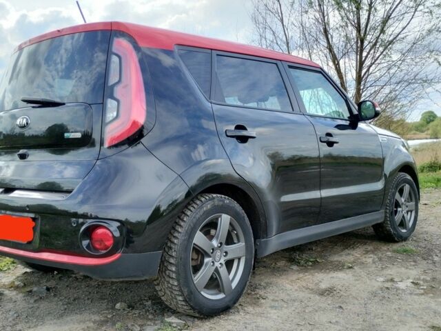 Чорний Кіа Soul, об'ємом двигуна 0 л та пробігом 159 тис. км за 10300 $, фото 3 на Automoto.ua