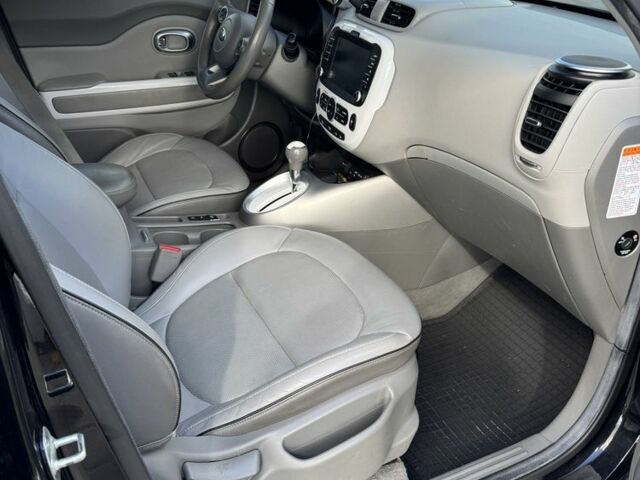 Чорний Кіа Soul, об'ємом двигуна 0 л та пробігом 111 тис. км за 7500 $, фото 12 на Automoto.ua