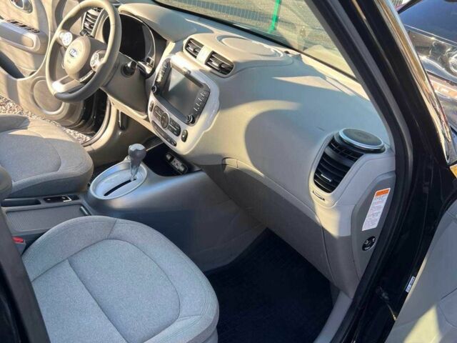 Чорний Кіа Soul, об'ємом двигуна 0 л та пробігом 121 тис. км за 7500 $, фото 9 на Automoto.ua