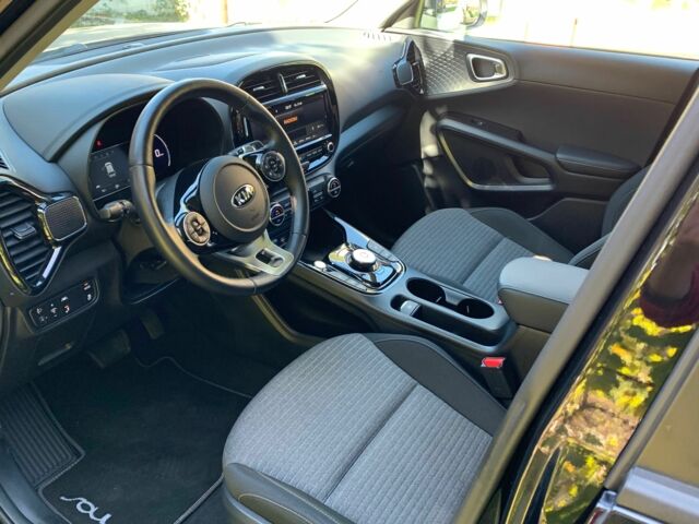 Чорний Кіа Soul, об'ємом двигуна 0 л та пробігом 79 тис. км за 18899 $, фото 7 на Automoto.ua