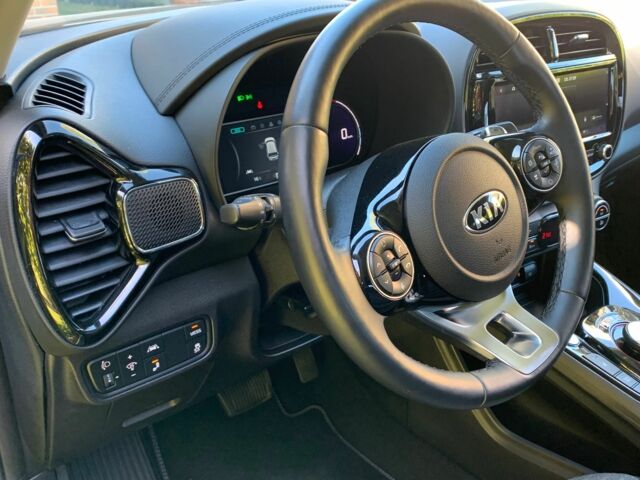 Чорний Кіа Soul, об'ємом двигуна 0 л та пробігом 79 тис. км за 18899 $, фото 8 на Automoto.ua