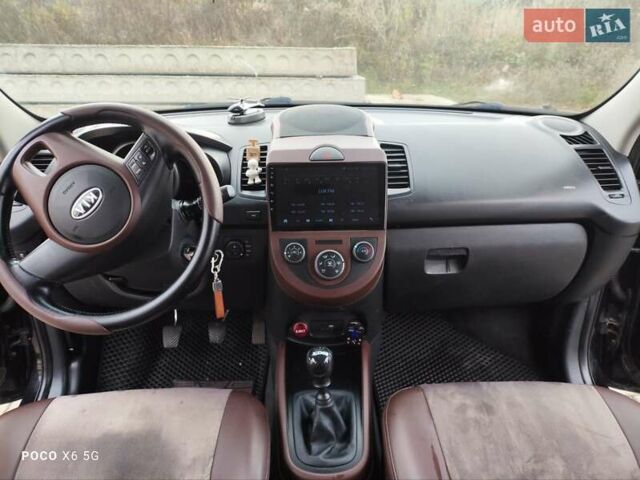 Черный Киа Soul, объемом двигателя 1.58 л и пробегом 209 тыс. км за 7000 $, фото 16 на Automoto.ua