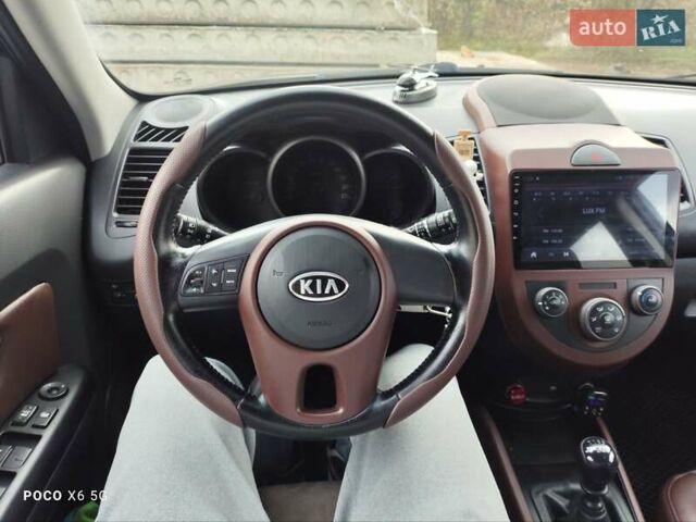 Черный Киа Soul, объемом двигателя 1.58 л и пробегом 209 тыс. км за 7000 $, фото 11 на Automoto.ua