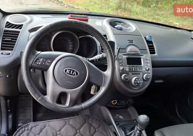 Черный Киа Soul, объемом двигателя 1.6 л и пробегом 190 тыс. км за 6600 $, фото 7 на Automoto.ua