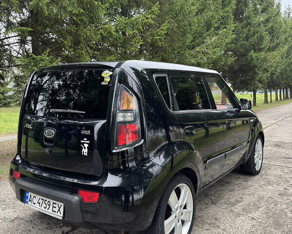 Черный Киа Soul, объемом двигателя 1.6 л и пробегом 290 тыс. км за 8100 $, фото 4 на Automoto.ua