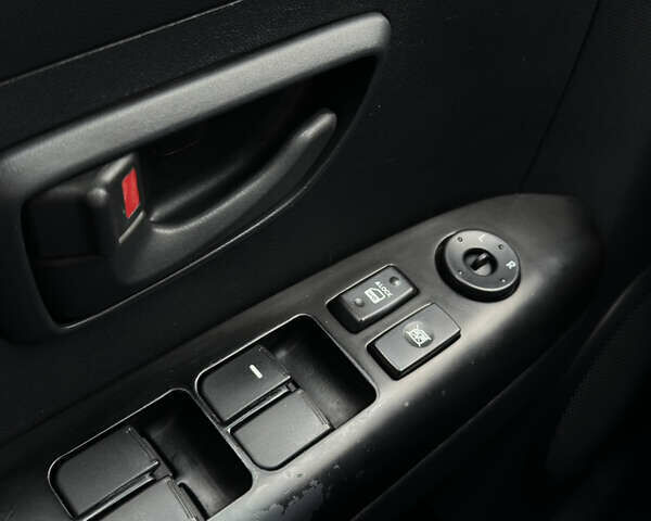 Черный Киа Soul, объемом двигателя 1.6 л и пробегом 243 тыс. км за 5150 $, фото 12 на Automoto.ua