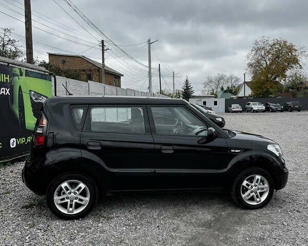 Кіа Soul 2009 у Белой Церкве на Automoto.ua Чорний Кіа Soul, об'ємом двигуна 1.58 л та пробігом 238 тис. км за 6700 $, фото 4 на Automoto.ua