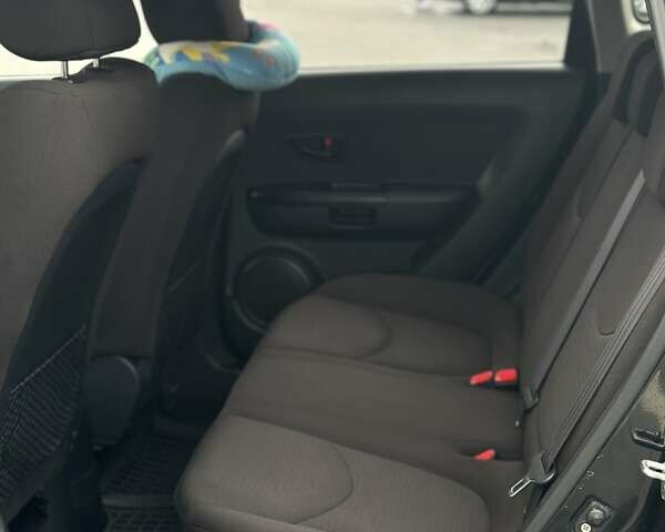 Черный Киа Soul, объемом двигателя 1.6 л и пробегом 279 тыс. км за 7700 $, фото 11 на Automoto.ua