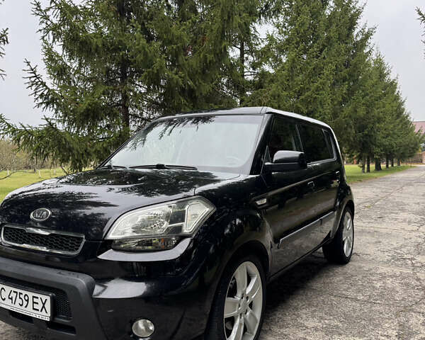 Черный Киа Soul, объемом двигателя 1.6 л и пробегом 290 тыс. км за 8100 $, фото 2 на Automoto.ua