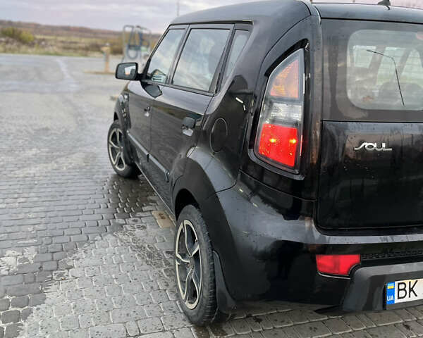 Чорний Кіа Soul, об'ємом двигуна 1.6 л та пробігом 300 тис. км за 5700 $, фото 3 на Automoto.ua