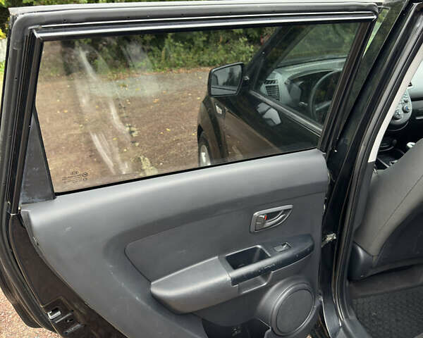 Чорний Кіа Soul, об'ємом двигуна 1.6 л та пробігом 243 тис. км за 5199 $, фото 13 на Automoto.ua