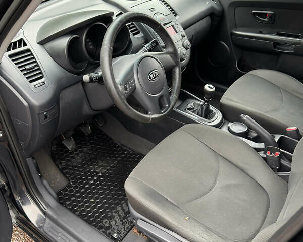 Чорний Кіа Soul, об'ємом двигуна 1.6 л та пробігом 243 тис. км за 5199 $, фото 10 на Automoto.ua