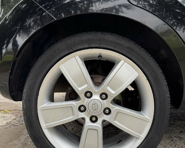 Черный Киа Soul, объемом двигателя 1.6 л и пробегом 290 тыс. км за 8100 $, фото 9 на Automoto.ua