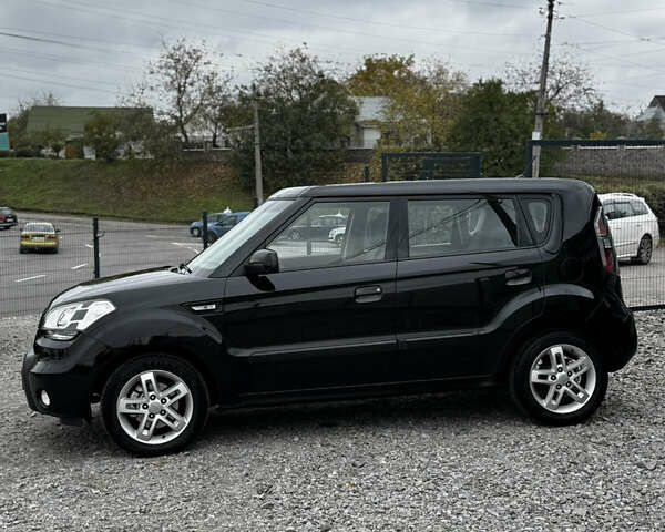 Кіа Soul 2009 у Белой Церкве на Automoto.ua Чорний Кіа Soul, об'ємом двигуна 1.58 л та пробігом 238 тис. км за 6700 $, фото 2 на Automoto.ua