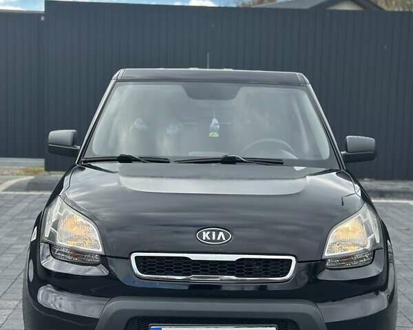 Черный Киа Soul, объемом двигателя 1.6 л и пробегом 279 тыс. км за 7700 $, фото 6 на Automoto.ua
