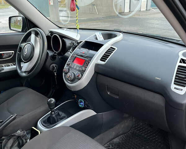 Чорний Кіа Soul, об'ємом двигуна 1.6 л та пробігом 300 тис. км за 5700 $, фото 7 на Automoto.ua