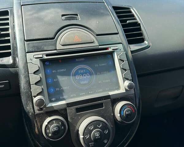 Черный Киа Soul, объемом двигателя 1.59 л и пробегом 214 тыс. км за 5500 $, фото 15 на Automoto.ua