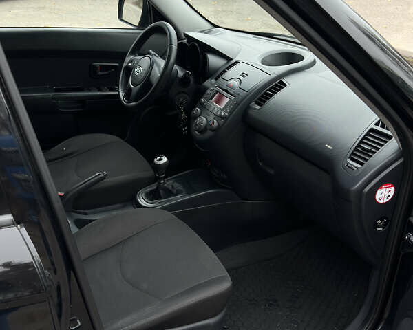 Черный Киа Soul, объемом двигателя 1.6 л и пробегом 243 тыс. км за 5150 $, фото 8 на Automoto.ua