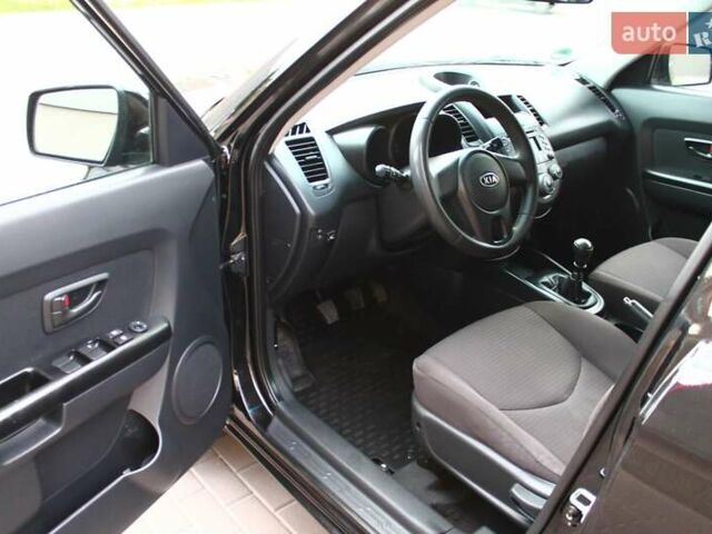 Чорний Кіа Soul, об'ємом двигуна 1.59 л та пробігом 216 тис. км за 6300 $, фото 36 на Automoto.ua