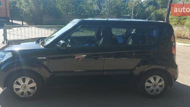 Черный Киа Soul, объемом двигателя 1.59 л и пробегом 119 тыс. км за 8888 $, фото 2 на Automoto.ua