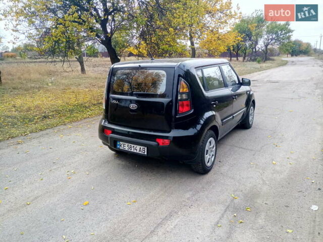Черный Киа Soul, объемом двигателя 1.59 л и пробегом 168 тыс. км за 6000 $, фото 5 на Automoto.ua