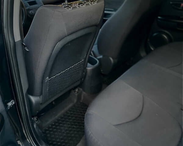 Черный Киа Soul, объемом двигателя 1.6 л и пробегом 124 тыс. км за 7200 $, фото 9 на Automoto.ua